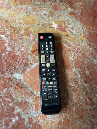 TV Samsung 44” LED Negra