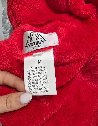 Chaleco reversible acolchado rojo con capucha