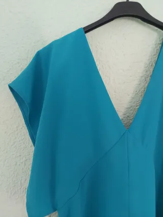Vestido azul turquesa con cinturón