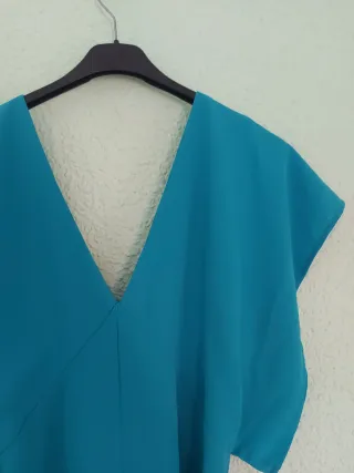 Vestido azul turquesa con cinturón