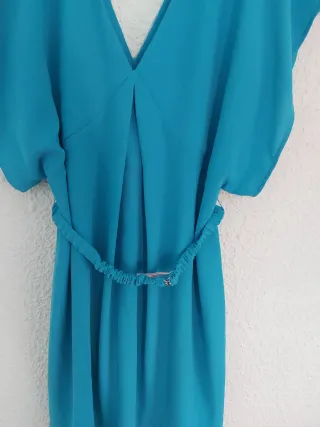 Vestido azul turquesa con cinturón