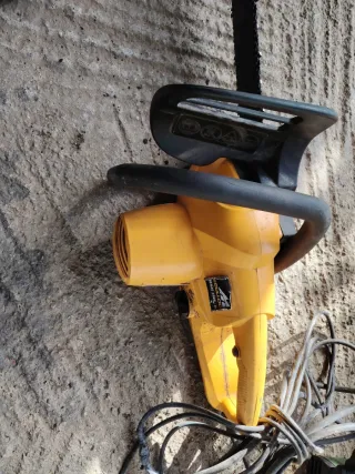 Motosierra Naranja y Negra.. Gasolina y eléctricas