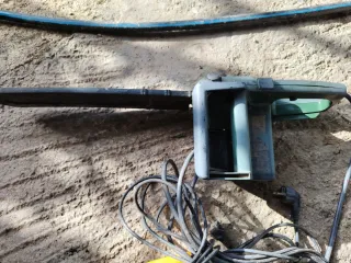 Motosierra Naranja y Negra.. Gasolina y eléctricas