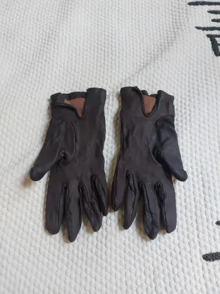 Guantes Tous Piel Negros con Detalles Dorados