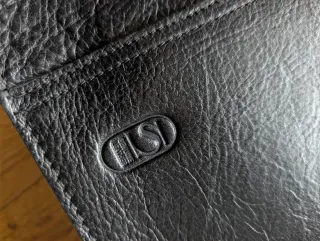 Maletín porta documentos cuero hombre. Negra