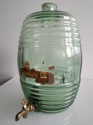 Recipiente vidrio antiguo con grifo