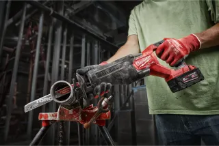 Milwaukee M18 FSZ-0X Sierra de sable carrera 32mm