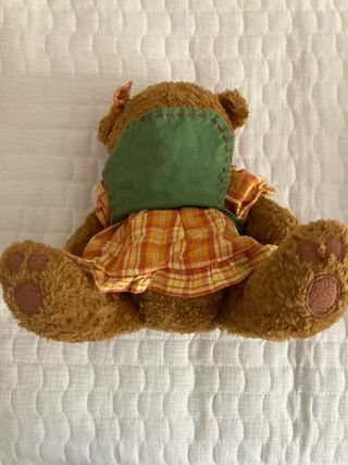 Lote 2 peluches: gato y osita