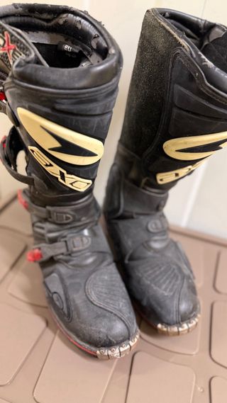 Botas Boxer Moto Negras y Rojas