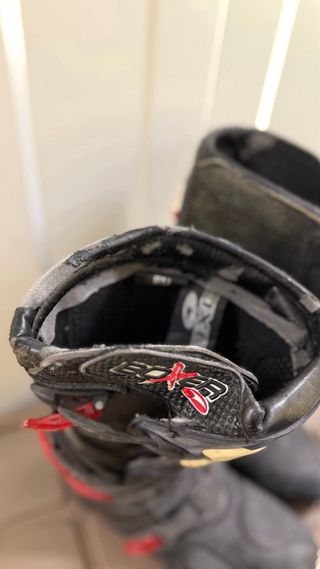 Botas Boxer Moto Negras y Rojas