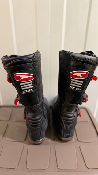 Botas Boxer Moto Negras y Rojas