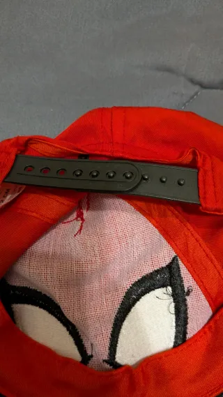 Cappello Spiderman rosso e nero