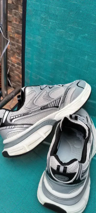 Zapatillas deportivas grises/plateadas