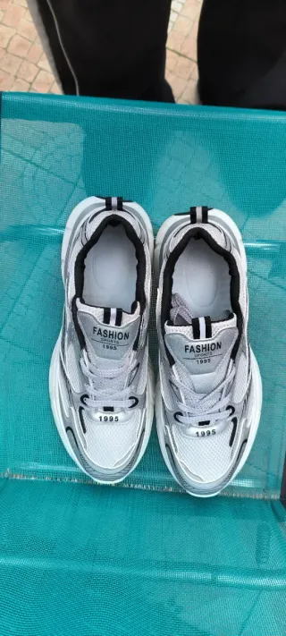 Zapatillas deportivas grises/plateadas