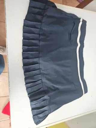 Falda deportiva Wilson azul y blanca