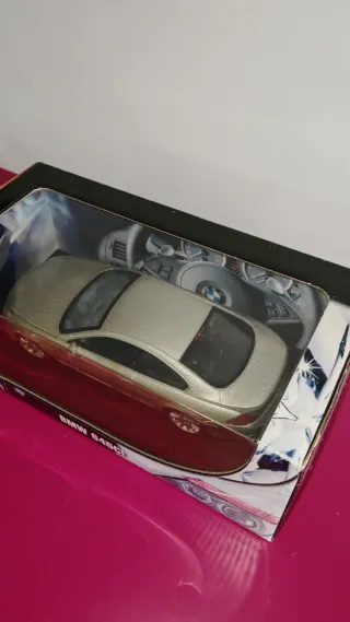 Hot Wheels BMW 645ci Scala 1:18