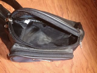 Riñonera de piel negra