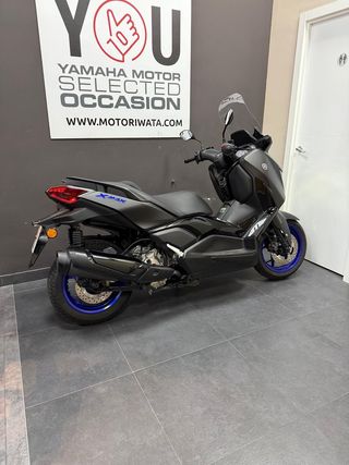 Yamaha XMAX 300