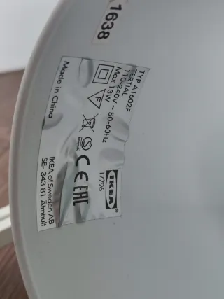 Lámpara de escritorio IKEA blanca