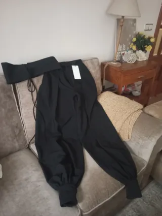 Pantalón Zara fajín negro