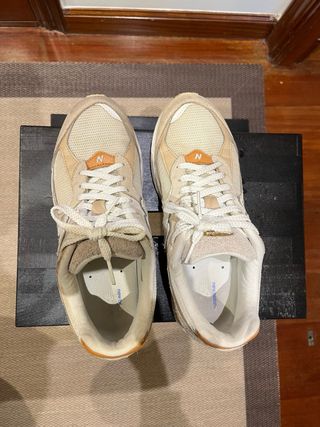 New Balance 2002R Beige/Marrón