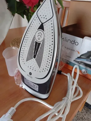 Plancha de vapor Klindo sin usar