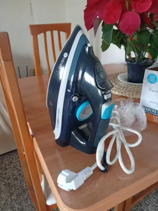 Plancha de vapor Klindo sin usar