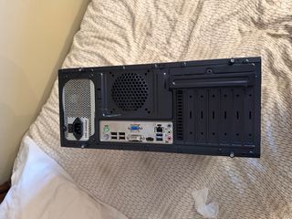 PC ASUS Negro (sin disco duro)