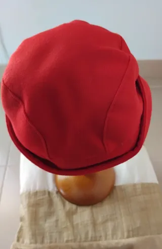 Gorra de filtro vintage en color rojo con cordones