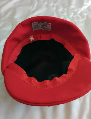 Gorra de filtro vintage en color rojo con cordones