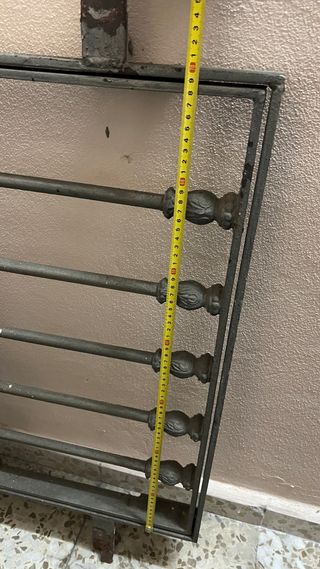 Reja de ventana de hierro forjado 70x90cm