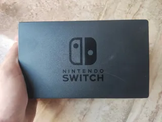 Nintendo Switch + Custodia Rossa