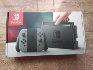 Nintendo Switch + Custodia Rossa