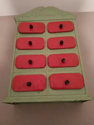 ANTIGUO ESPECIERO DE METAL