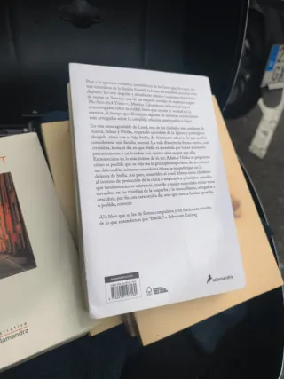 Una familia normal / A Nearly Normal Family (Sp...