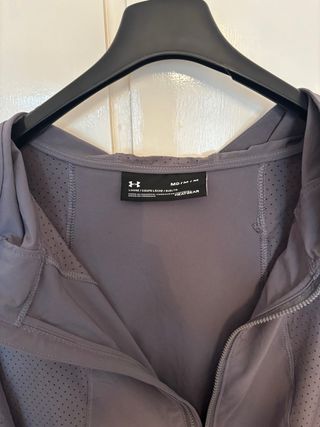 Felpa Under Armour Grigia con Cappuccio