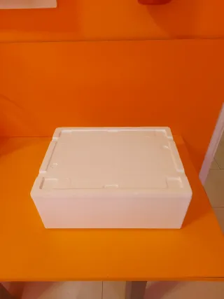 Nevera de corcho blanca