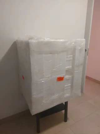 Nevera de corcho blanca