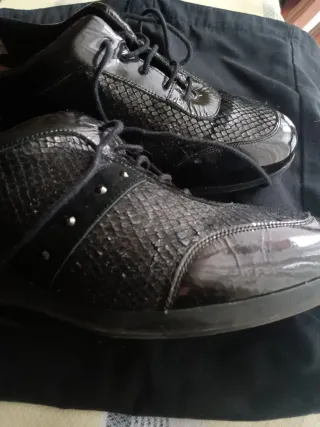 Zapatos negros de cordones