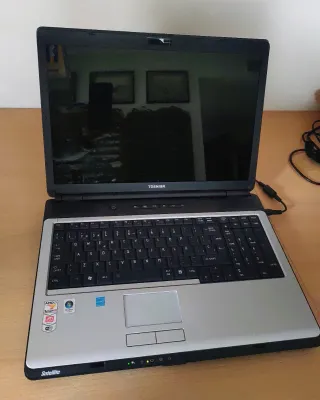 Portátil Toshiba Satellite L350D
