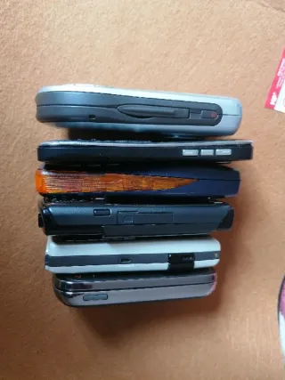 Lote 6 móviles antiguos Nokia solo dos tenen bater