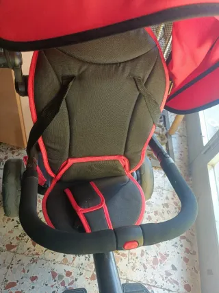 Triciclo infantil rojo