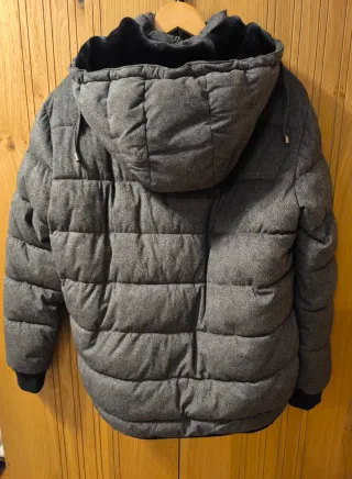 Cazadora Zara Gris con Capucha