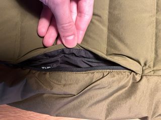 Chaleco The North Face Negro y Verde Oliva