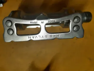 Pedales Clásicos Aluminio con Cintas