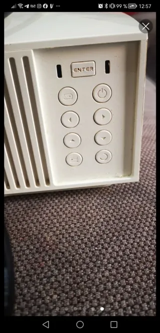 Proyector LED Full HD Aun Blanco