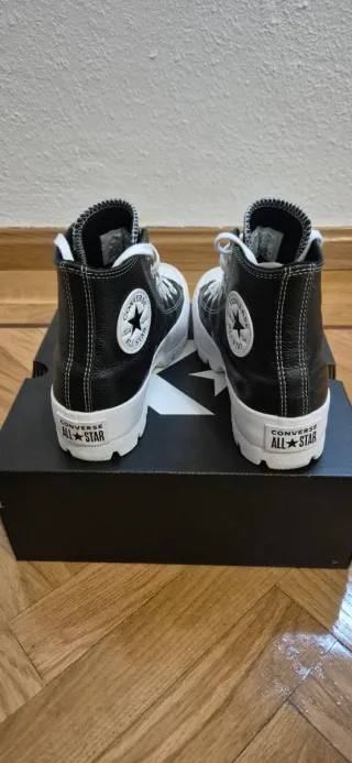 Converse Lugged Leather Negras - Casi Nuevas