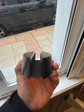 Soporte portátil negro madera