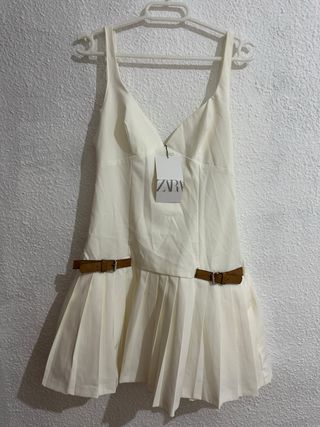 Vestido Zara blanco con cinturón