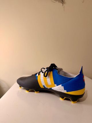 Botas de fútbol Adidas Edición Lego
